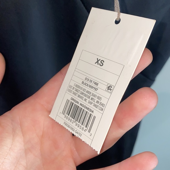 🎀NWT Beautiful Black V-Neck slip dress with slit up the side! - Picture 10 of 12